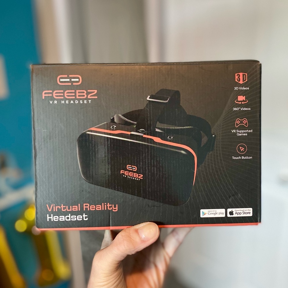 VR Headset + Remote | Universal Smartphone Virtual Reality